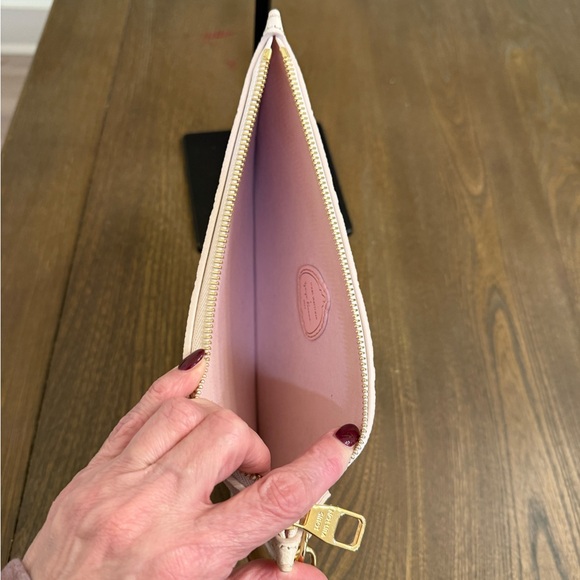 🌟 Authentic Louis Vuitton x Yayoi Kusama Limited Edition Wristlet 🌟 - Picture 7 of 10